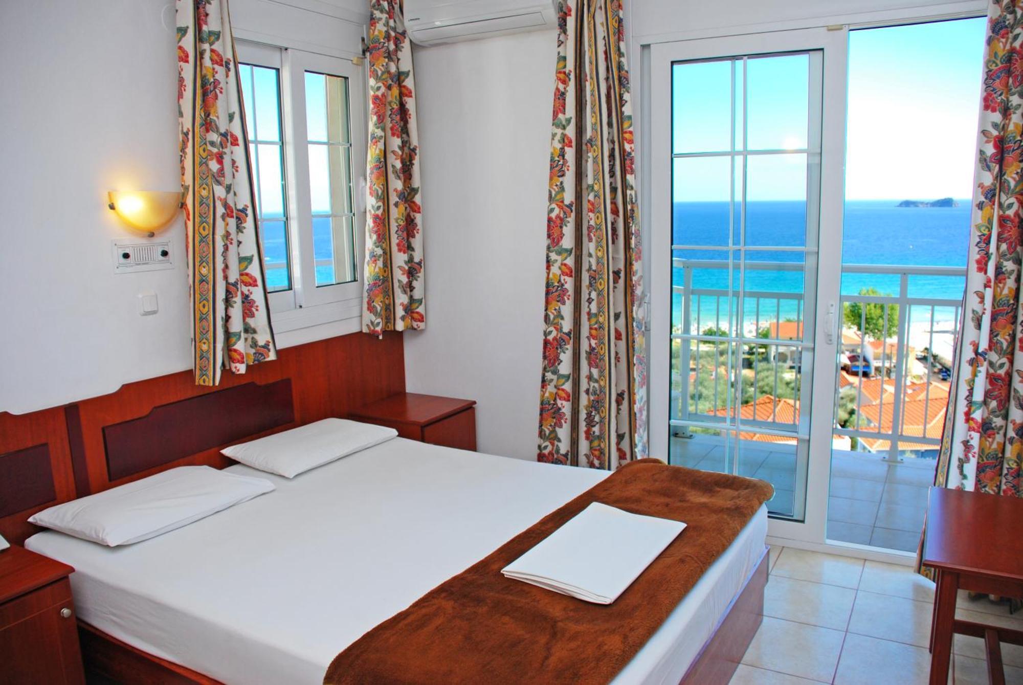 Smaragdi Hotel 2*